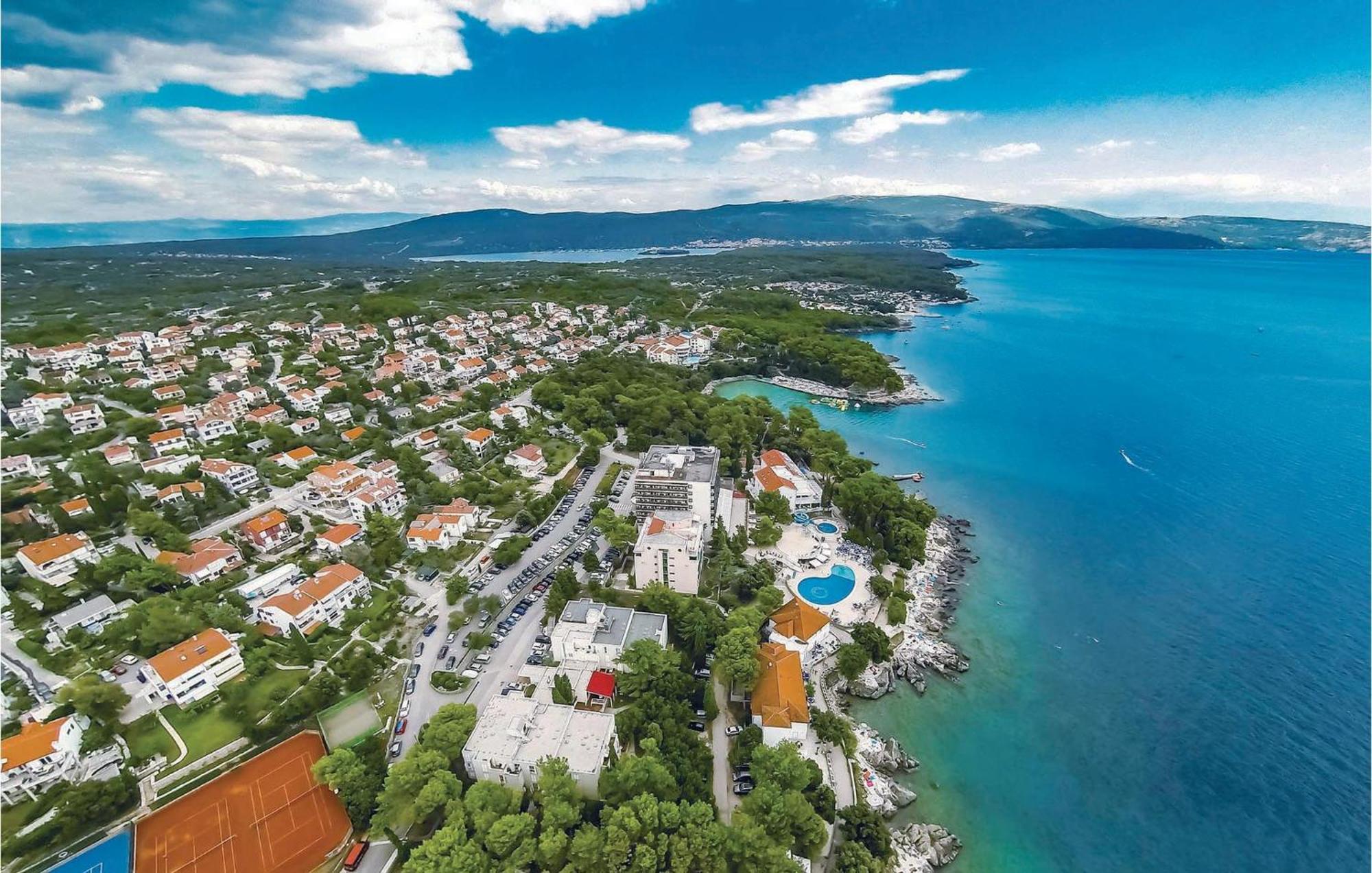 1 Bedroom Beautiful Apartment In Vrh Vrh  Екстер'єр фото